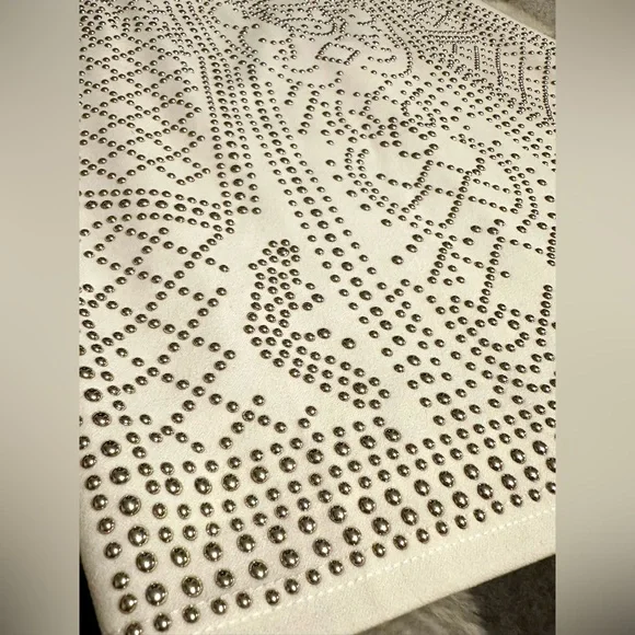 Windsor - Sleeveless Geometric Gold & White BodyCon Dress ✨ - Picture 3 of 5